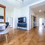 Lejlighed Spacious In The Heart Of Smichov *