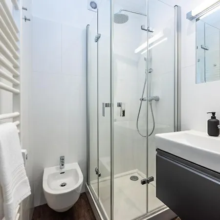 Spacious In The Heart Of Smichov Apartment *