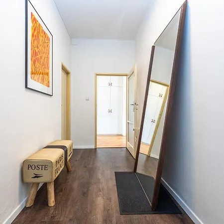Spacious In The Heart Of Smichov Apartment *